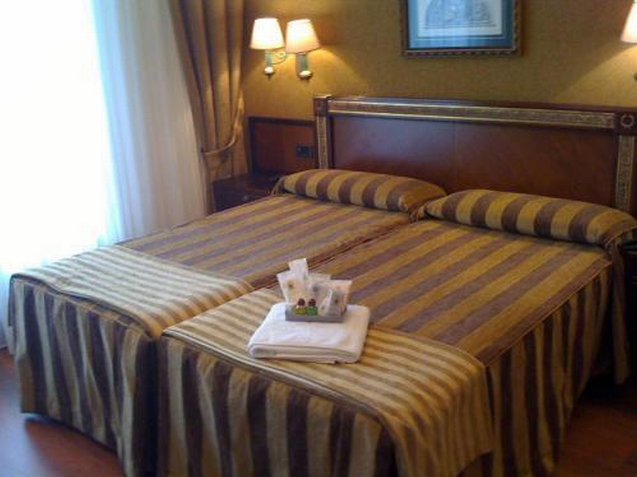 Hotel Begona Park Хихон Стая снимка